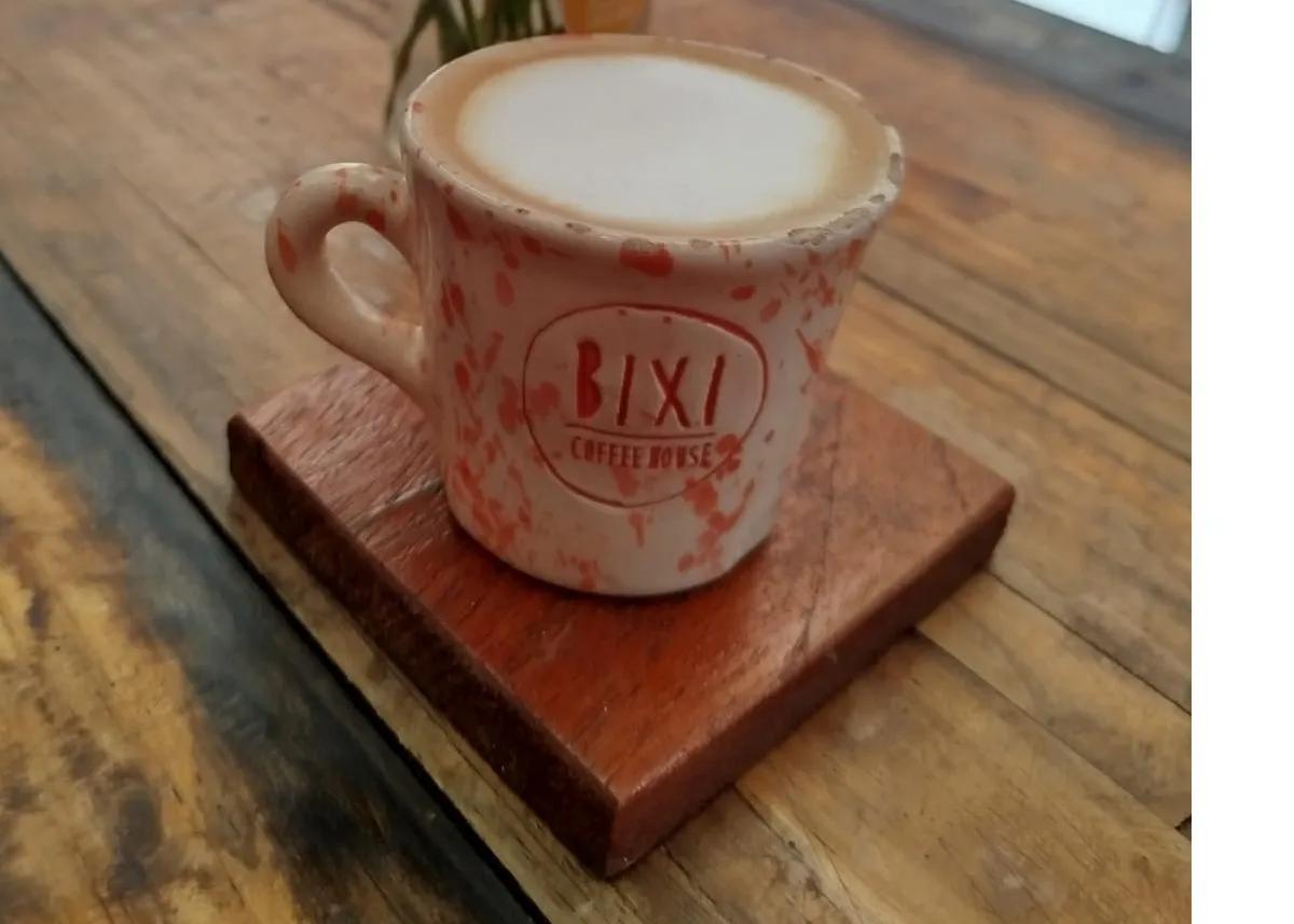 Popular item de Bixi Coffee House: Espresso cortado