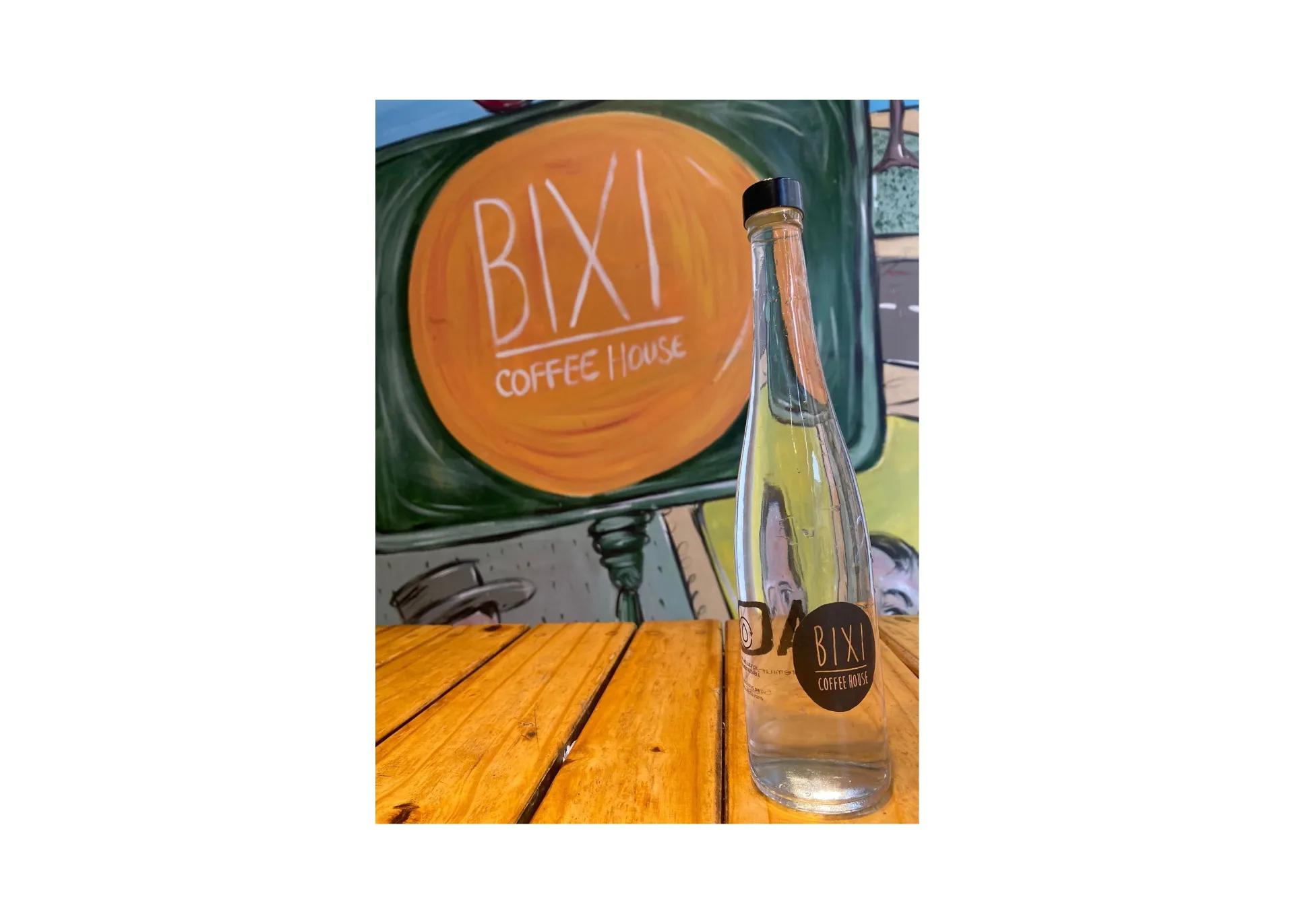 Popular item de Bixi Coffee House: Agua con/sin Gas